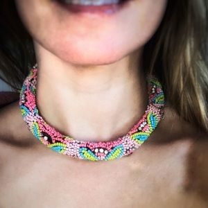 Trendy beaded necklace with mix of colors